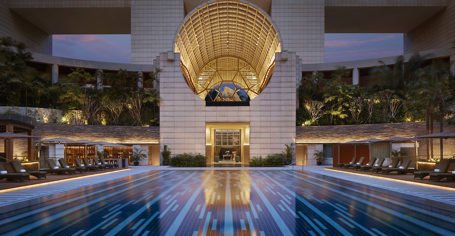 Stunning pool at The Ritz-Carlton Millenia | Credit: Singapore Tourism Board