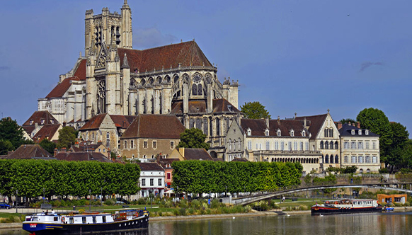 8 Things to Consider Before Booking a Barge