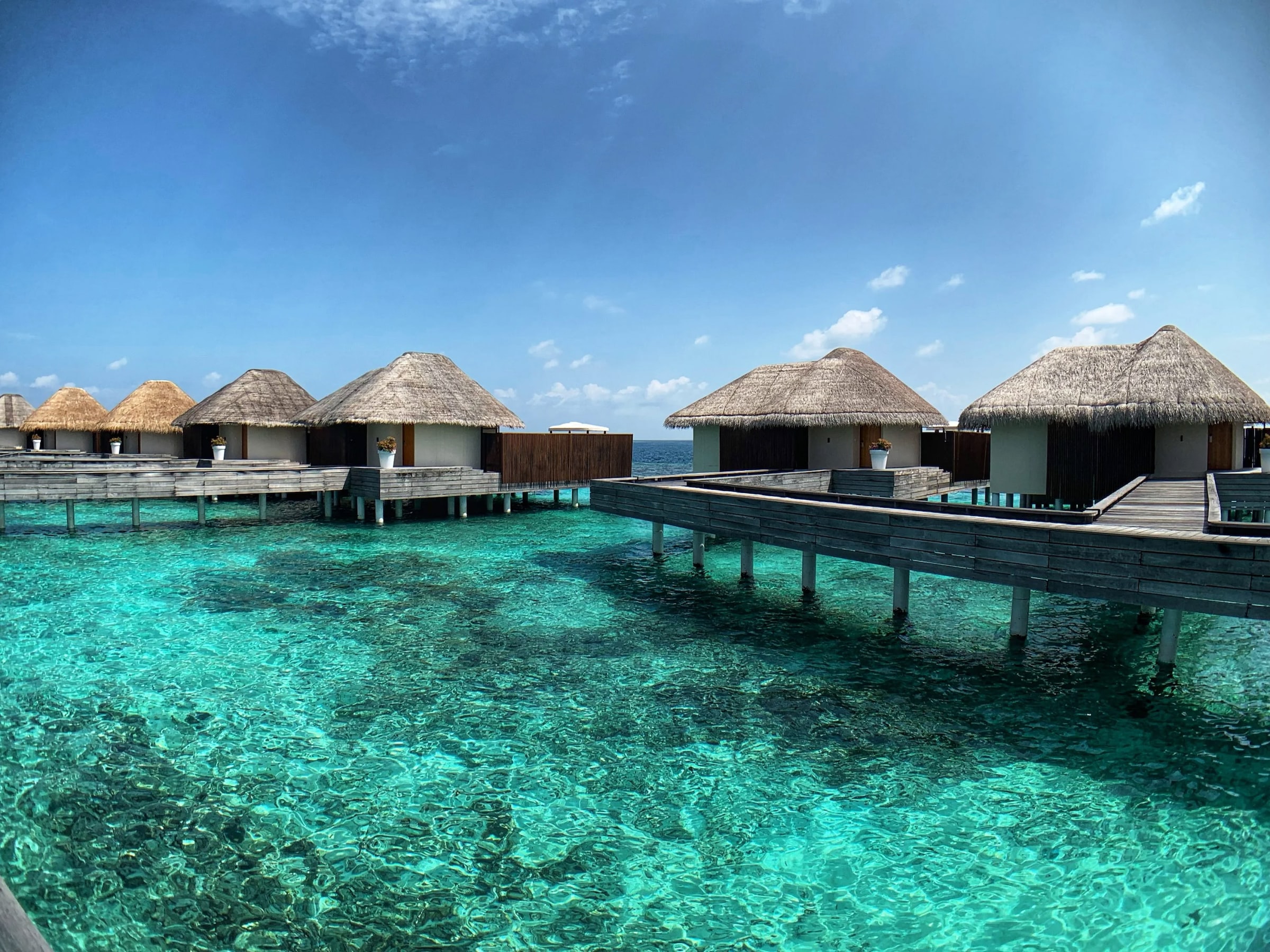 tahiti overwater bungalows