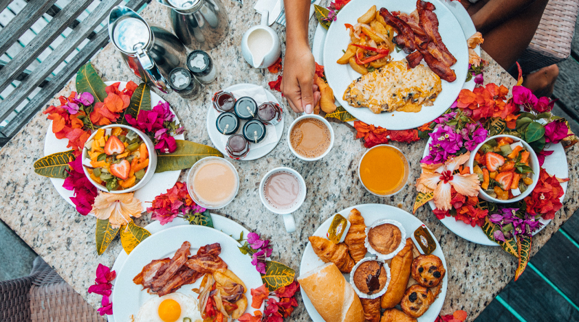 Canoe breakfast table