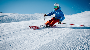 SKIING & SNOWBOARDING
