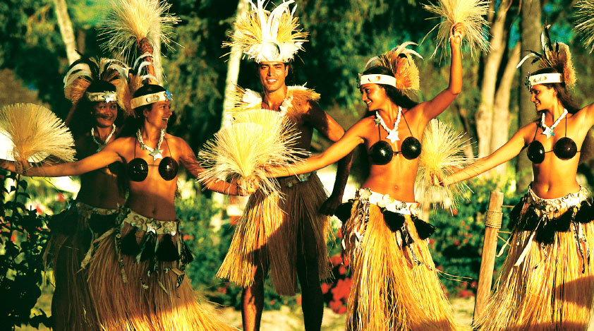 Tahitian dance illustrates the daily life and sea life scenes of Tahitians.