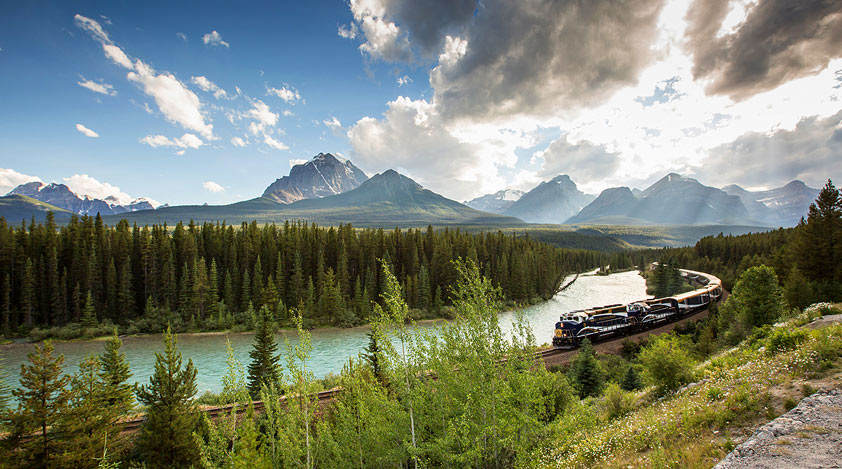 Discover Canada aboard the Rocky Mountaineer