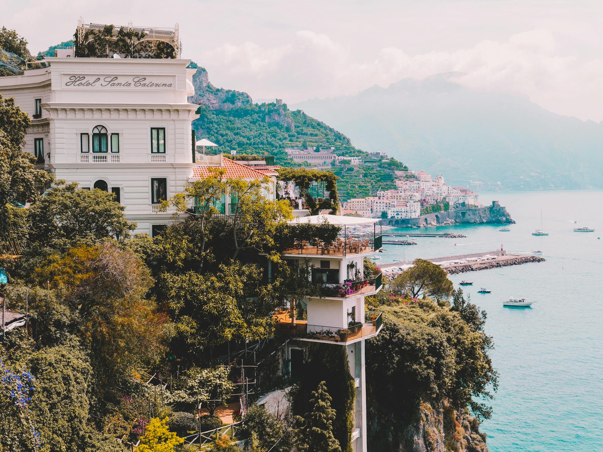 Photo of Amalfi cliffside in Italy