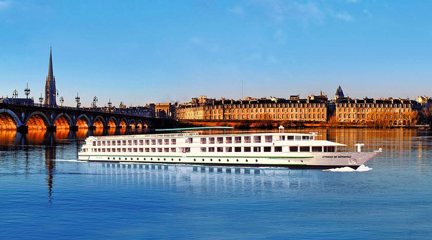 MS Cyrano de Bergerac cruising in Bordeaux