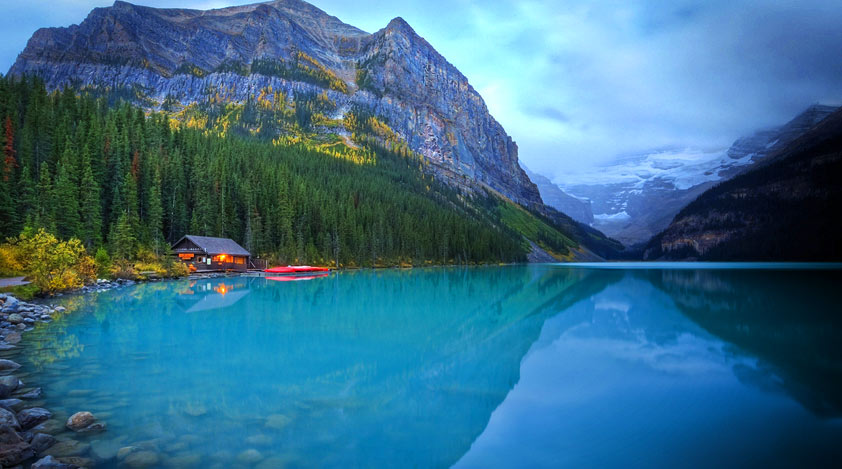 Discover the beautiful Lake Louise