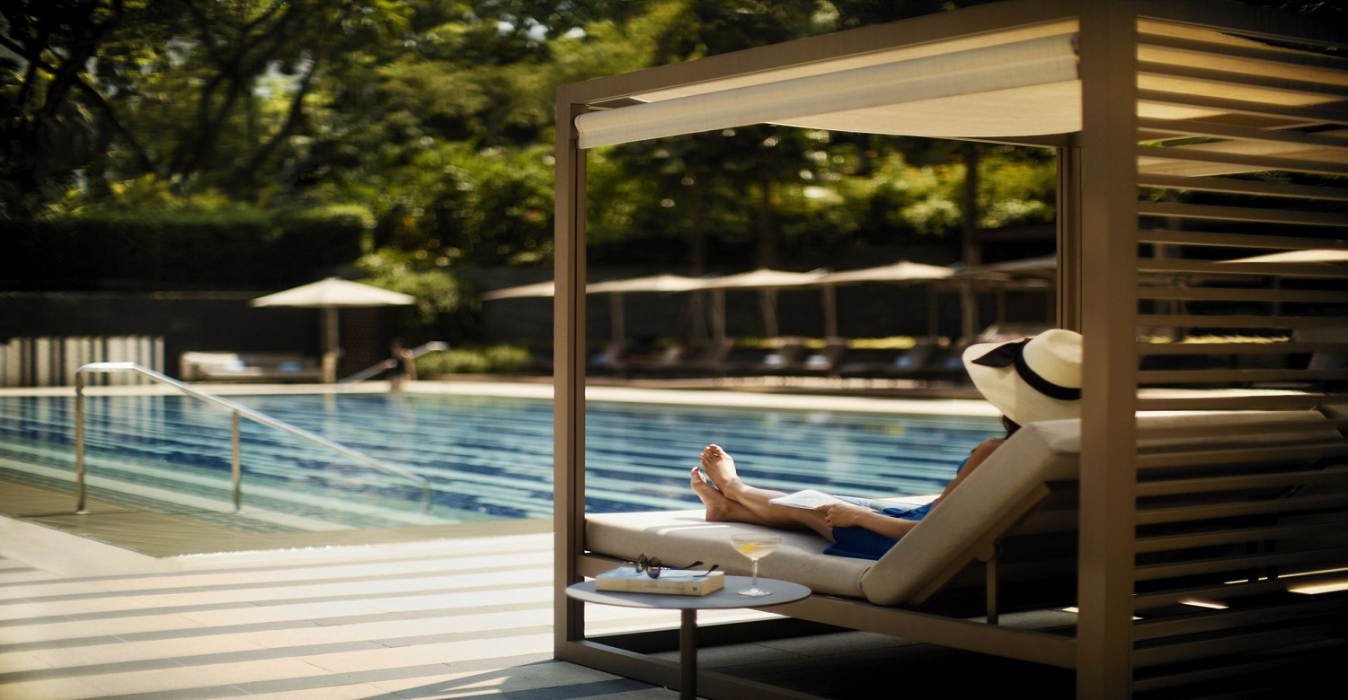 Pool Bar | Credit: Ritz-Carlton Millenia
