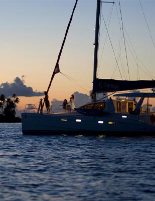 Sail the pacific Ocean with a Catamaran