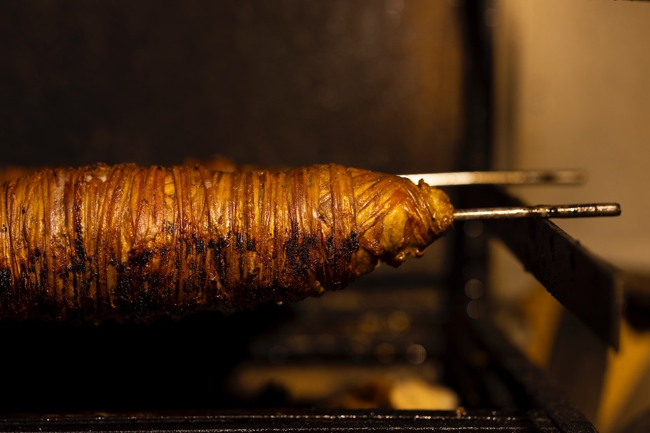 Greek street food kokoretsi