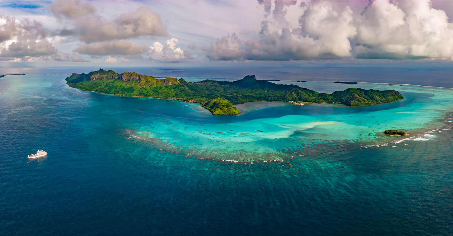 Aranui 5 at Raivavae | Credit: Lionel Gouverneur